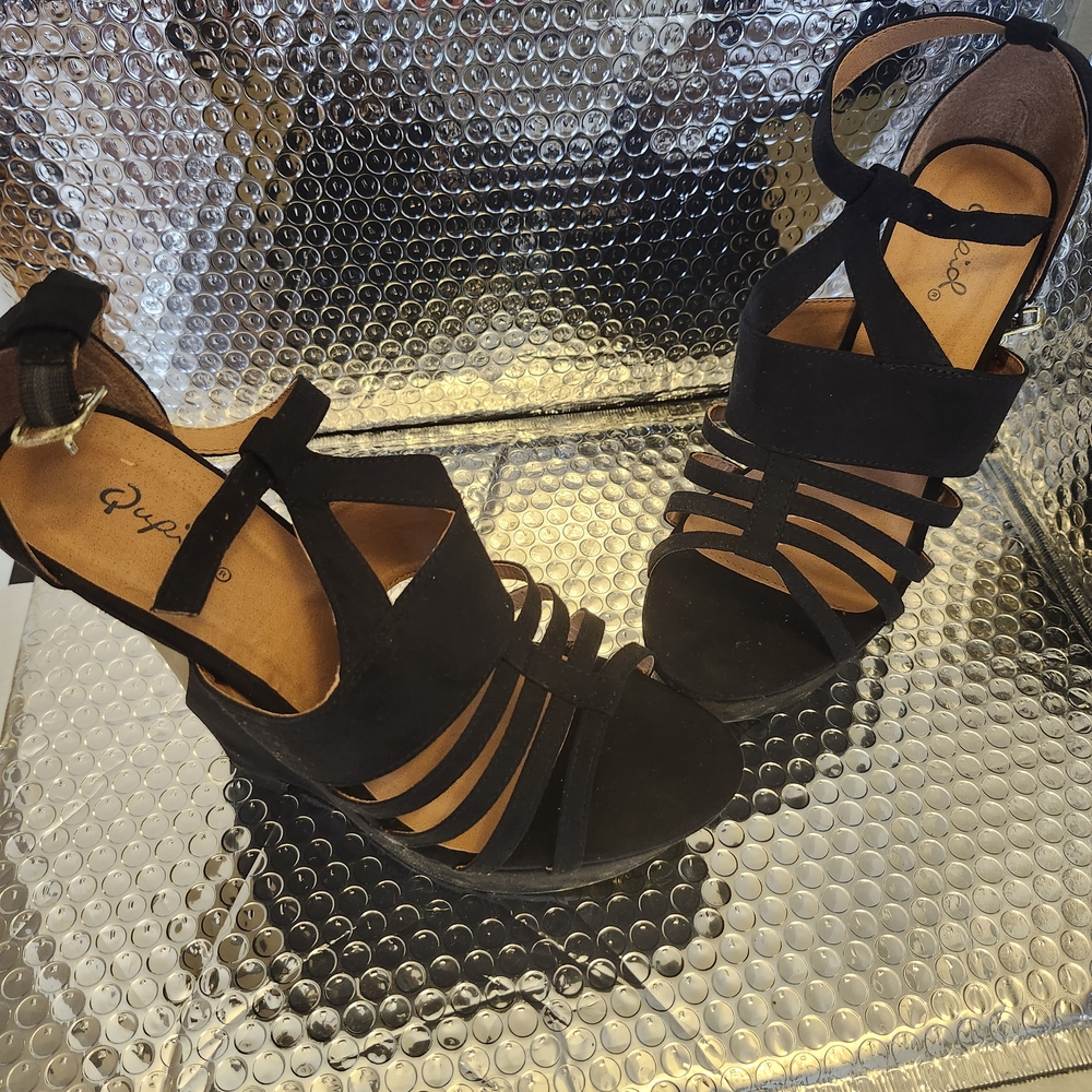 Qupid Black Strappy Women's Sandals